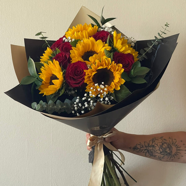Ramo 6 Girasoles 6 Rosas Rojas