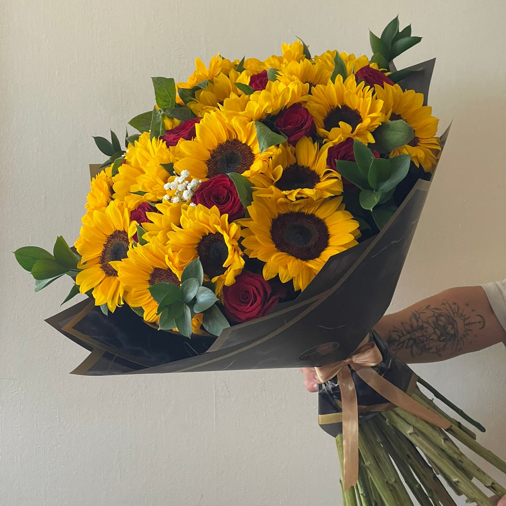 Ramo Girasoles Rosas Rojas XL