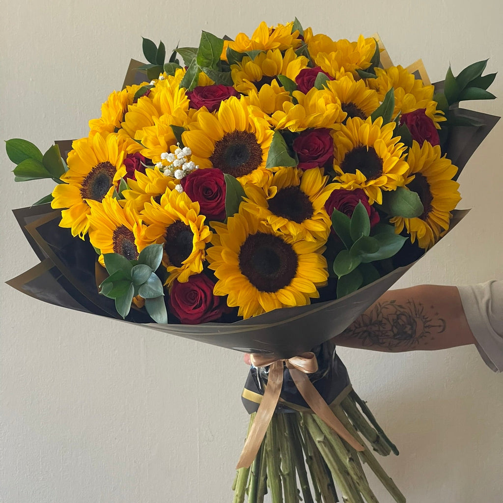 Ramo Girasoles Rosas Rojas XL