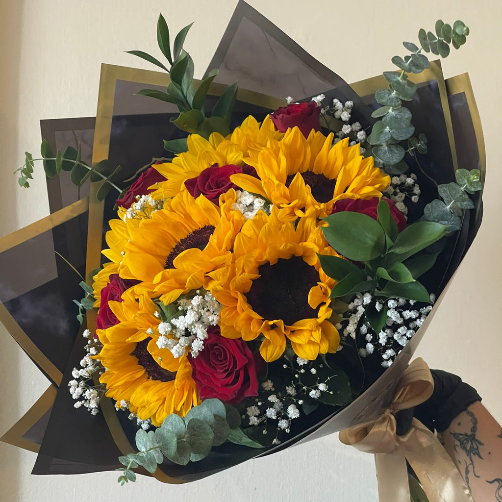 Ramo 6 Girasoles 6 Rosas Rojas