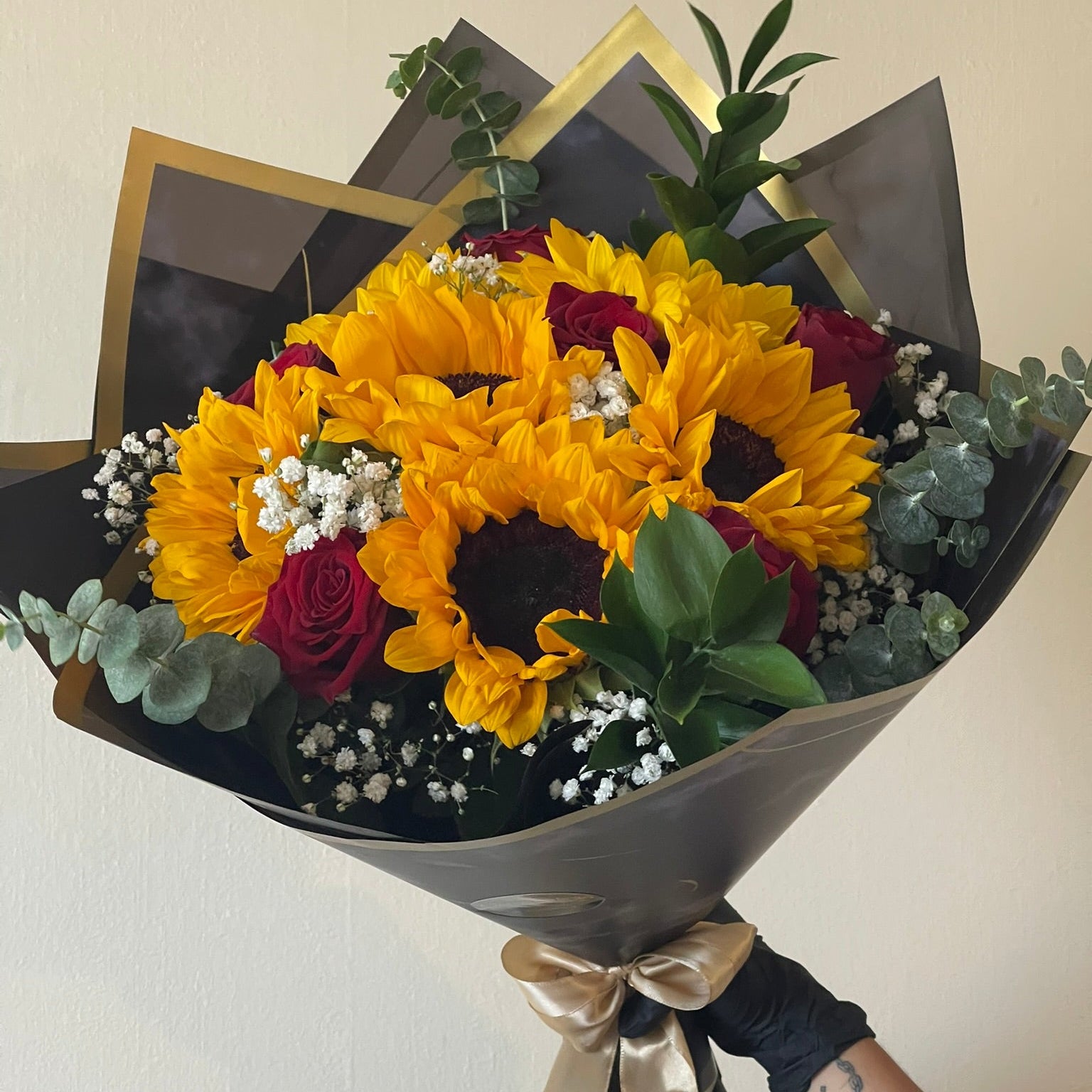 Ramo 6 Girasoles 6 Rosas Rojas