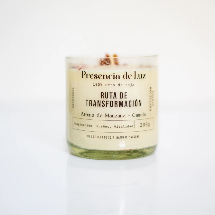 Vela Manzana Canela 200 Gr - Presencia de Luz